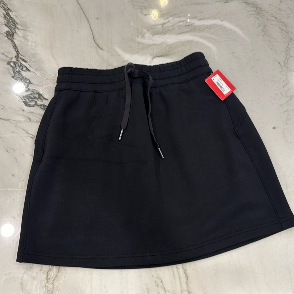 Spanx NWT air essentials 14”skort NWT